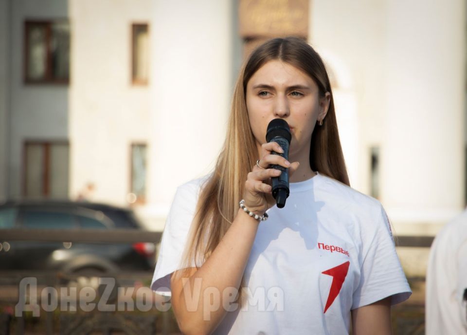 Читали стихи Пушкина, Блока и не только: в Донецке прошел вечер русской поэзии Читали стихи Пушкина, Блока и не только: в Донецке прошел вечер русской поэзии
