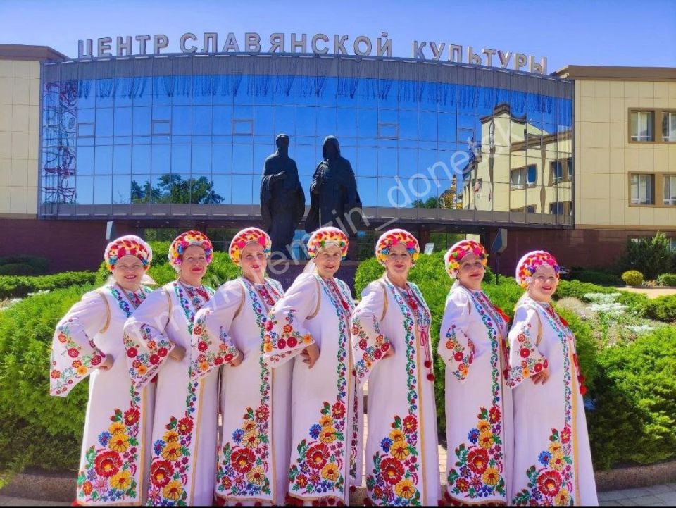 Культурное богатство. Народный вокальный коллектив «Театр песни «Шахтарочка» был создан Людмилой Архимандритовой 15 июля 1963 года Культурное богатство. Народный вокальный коллектив «Театр песни «Шахтарочка» был создан Людмилой Архимандритовой 15 июля 1963 года