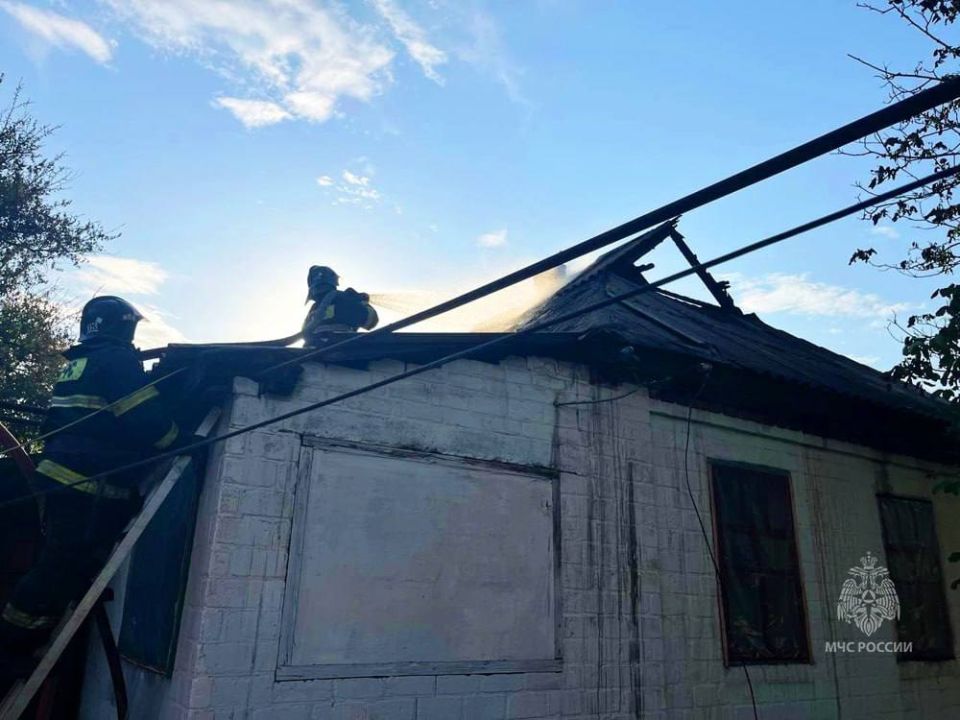 Сотрудники МЧС России ликвидировали пожар в городе Кировское Сотрудники МЧС России ликвидировали пожар в городе Кировское
