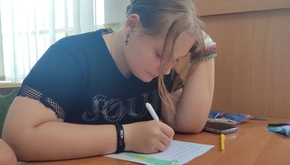 Талисманы Добра. Женский волонтерский отряд РДДМ «Движение Первых» собрался в теплой и дружеской атмосфере, чтобы создать талисманы добра для наших военнослужащих Талисманы Добра. Женский волонтерский отряд РДДМ «Движение Первых» собрался в теплой и дружеской атмосфере, чтобы создать талисманы добра для наших военнослужащих