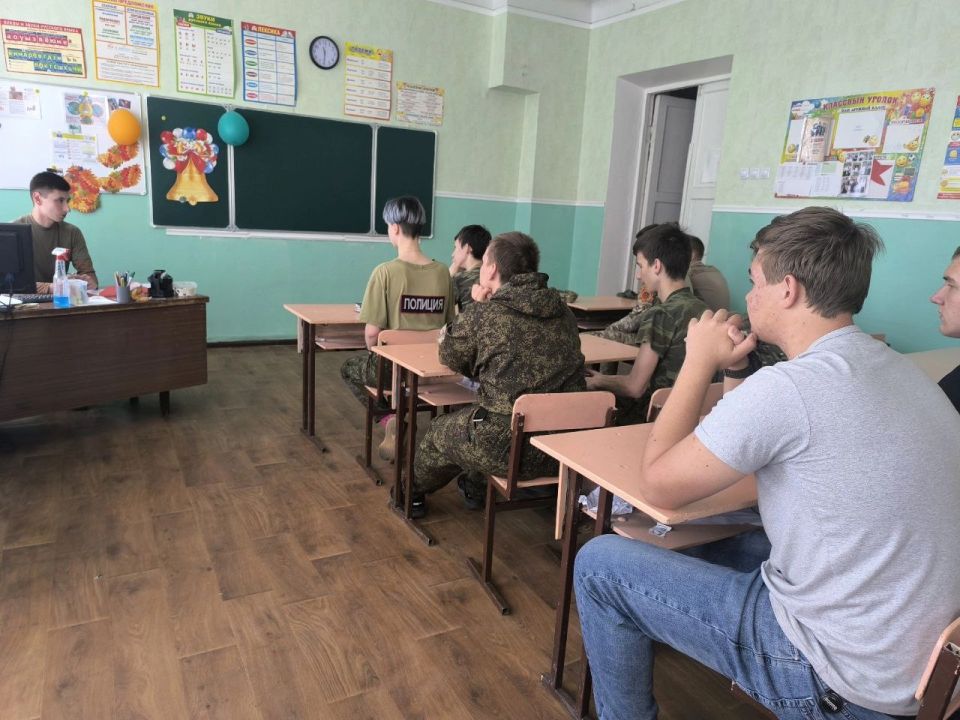 ZV Донбасс. Юнармейцы ВПСК «Легионеры» города Донецк 7 июня провели занятие: 1/ подвели итоги занятий по работе с БПЛА, которые течение двух месяцев проводили инструкторы АНО ДПО «ЦРВСП»; ребятам ... ZV Донбасс. Юнармейцы ВПСК «Легионеры» города Донецк 7 июня провели занятие: 1/ подвели итоги занятий по работе с БПЛА, которые течение двух месяцев проводили инструкторы АНО ДПО «ЦРВСП»; ребятам ...