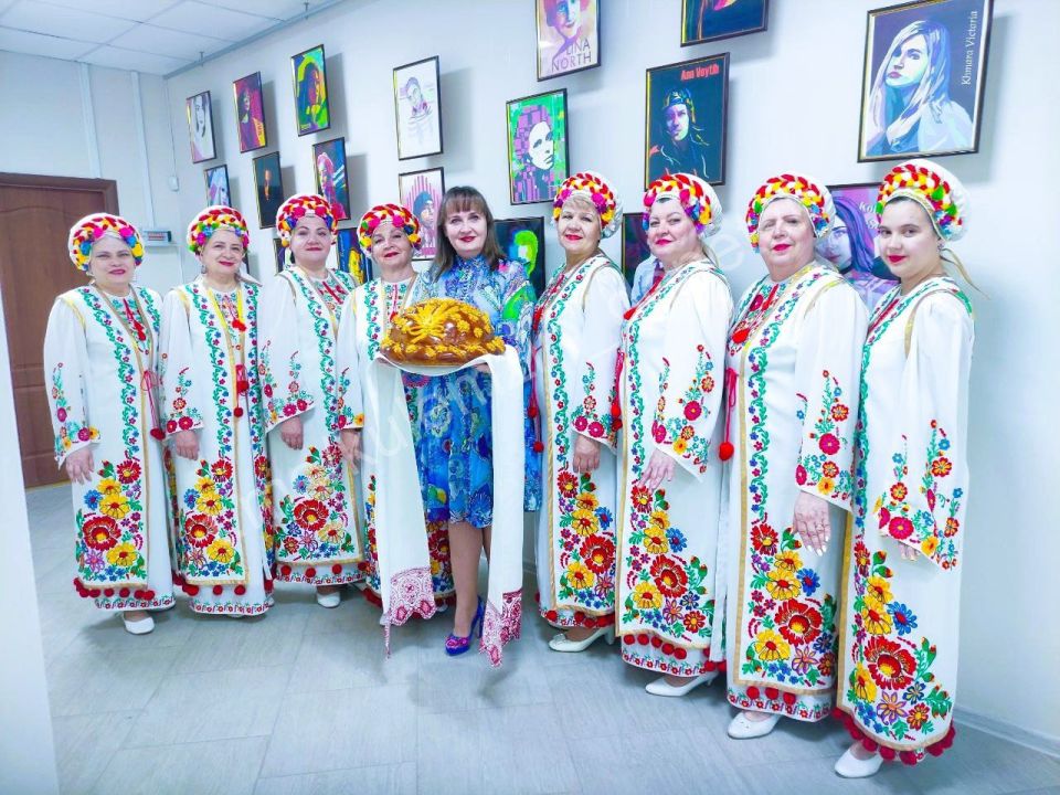 Культурное богатство. Народный вокальный коллектив «Театр песни «Шахтарочка» был создан Людмилой Архимандритовой 15 июля 1963 года Культурное богатство. Народный вокальный коллектив «Театр песни «Шахтарочка» был создан Людмилой Архимандритовой 15 июля 1963 года