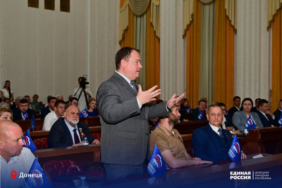 Владимир Якушев: важно слышать и поддерживать тех, кто на местах Владимир Якушев: важно слышать и поддерживать тех, кто на местах