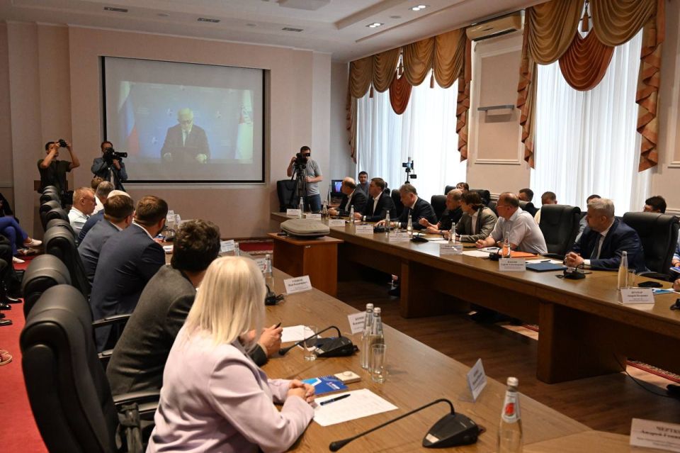 Александр Волошин: Накануне в Донецке состоялось знаковое событие – первое общее собрание регионального объединения работодателей Конфедерации промышленников и предпринимателей Донбасса (РОР «КПП ДНР») Александр Волошин: Накануне в Донецке состоялось знаковое событие – первое общее собрание регионального объединения работодателей Конфедерации промышленников и предпринимателей Донбасса (РОР «КПП ДНР»)