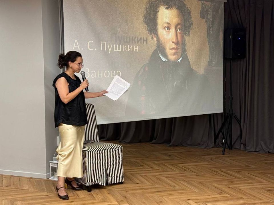 6 июня в г. Тель-Авиве Посол России в Израиле А.Д.Викторов с супругой приняли участие в мероприятии по случаю Дня русского языка 6 июня в г. Тель-Авиве Посол России в Израиле А.Д.Викторов с супругой приняли участие в мероприятии по случаю Дня русского языка