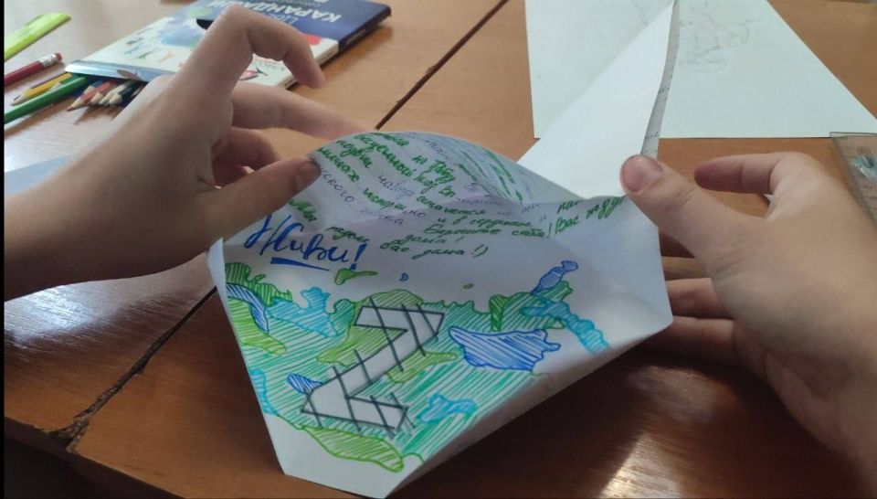 Талисманы Добра. Женский волонтерский отряд РДДМ «Движение Первых» собрался в теплой и дружеской атмосфере, чтобы создать талисманы добра для наших военнослужащих Талисманы Добра. Женский волонтерский отряд РДДМ «Движение Первых» собрался в теплой и дружеской атмосфере, чтобы создать талисманы добра для наших военнослужащих