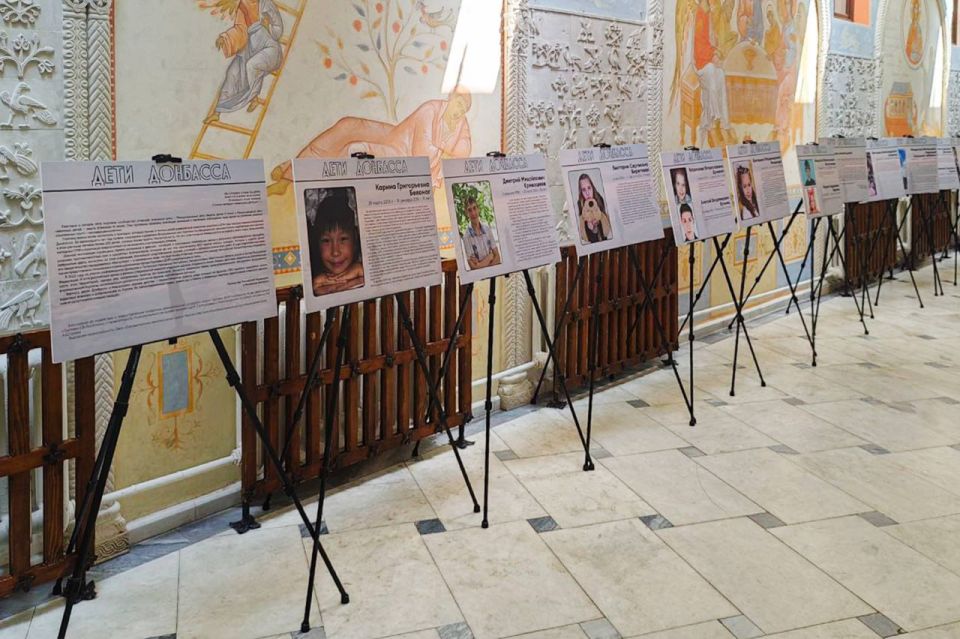 6 июня в Свято-Елисаветинском женском монастыре в Минске открылась документальная фотовыставка «Дети Донбасса» 6 июня в Свято-Елисаветинском женском монастыре в Минске открылась документальная фотовыставка «Дети Донбасса»