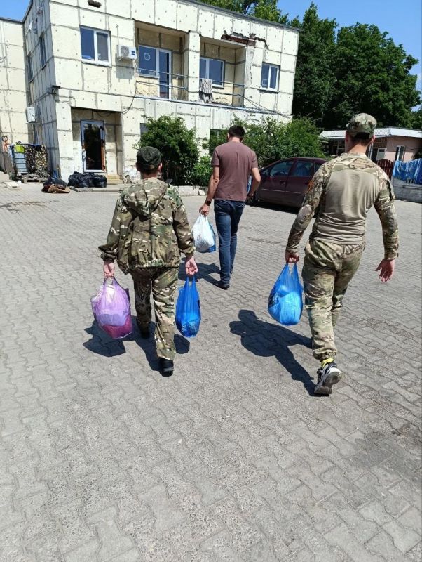 ZV Донбасс. Юнармейцы ВПСК «Легионеры» города Донецк Журман Святослав, Лисица Дмитрий, Нагин Никита, Трифонов Богдан, Сердюк Рената, Скидан Максим, Борисенко Даниил, Нагин Радион 7 июня приняли ... ZV Донбасс. Юнармейцы ВПСК «Легионеры» города Донецк Журман Святослав, Лисица Дмитрий, Нагин Никита, Трифонов Богдан, Сердюк Рената, Скидан Максим, Борисенко Даниил, Нагин Радион 7 июня приняли ...