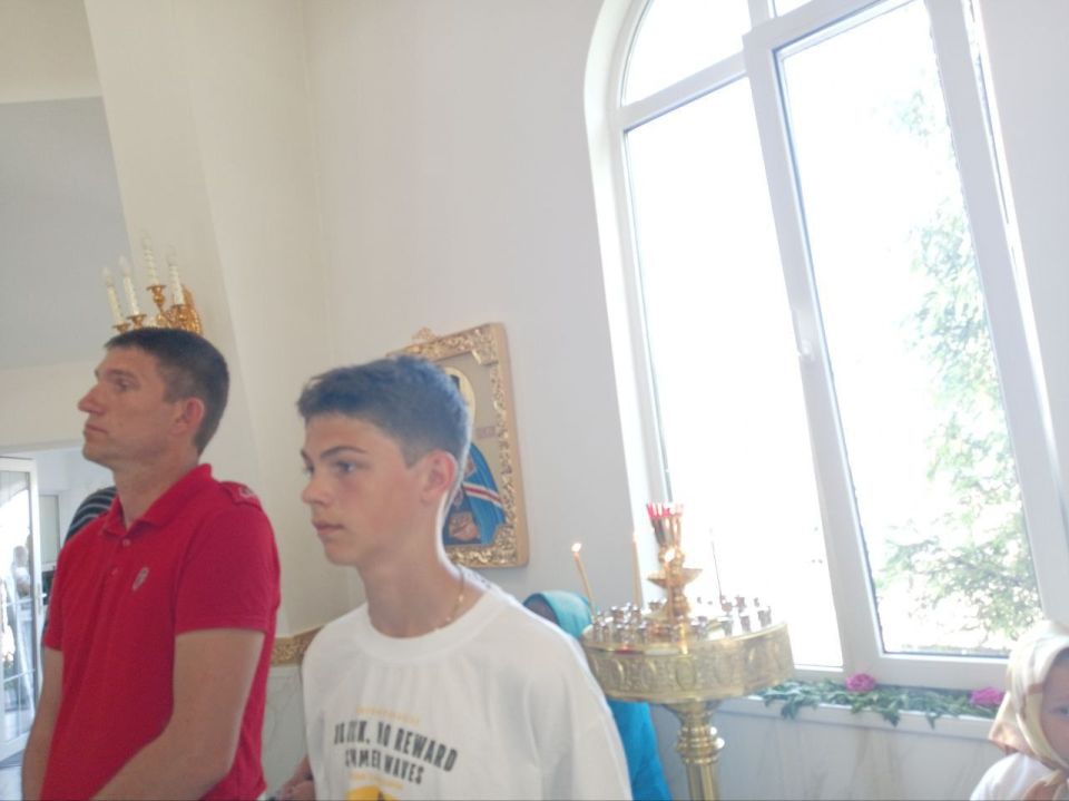 В день Святой Троицы, один из самых почитаемых православных праздников, юнармейцы Волновахской школы №2 отряда "Калибр 7.62" Ревун Каролина и Таран Александр посетили храм В день Святой Троицы, один из самых почитаемых православных праздников, юнармейцы Волновахской школы №2 отряда "Калибр 7.62" Ревун Каролина и Таран Александр посетили храм