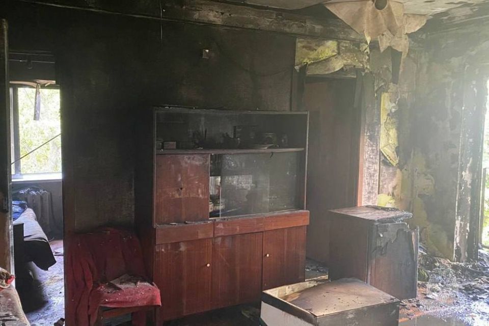 Донецкие огнеборцы спасли 53-летнюю женщину на пожаре Донецкие огнеборцы спасли 53-летнюю женщину на пожаре