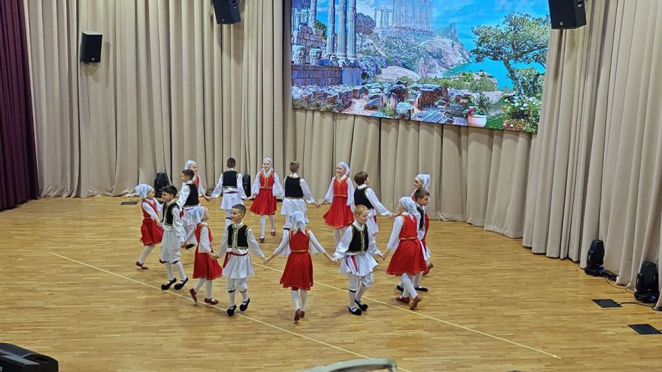 Олег Моргун: Сердечно поздравил творческие коллективы ДК «Металлургов» с ярким окончанием сезона - посетил отчетный концерт юных артистов, отметил их мастерство и профессиональный рост Олег Моргун: Сердечно поздравил творческие коллективы ДК «Металлургов» с ярким окончанием сезона - посетил отчетный концерт юных артистов, отметил их мастерство и профессиональный рост