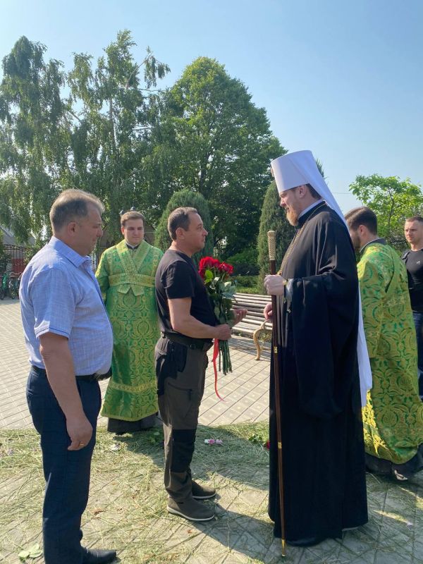 Константин Зинченко: 9 июня, в День Святого Духа, мы отметили престольный праздник Свято-Духовского храма в г. Волноваха Константин Зинченко: 9 июня, в День Святого Духа, мы отметили престольный праздник Свято-Духовского храма в г. Волноваха