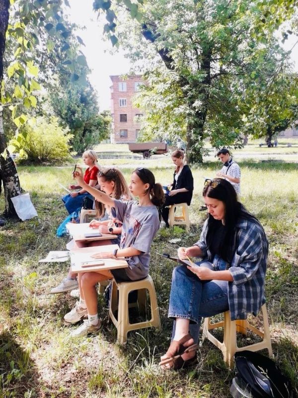 6 июня в процессе деятельности секции преподавателей художественной школы и художественных отделений школ искусств города, состоялся выездной пленэр 6 июня в процессе деятельности секции преподавателей художественной школы и художественных отделений школ искусств города, состоялся выездной пленэр