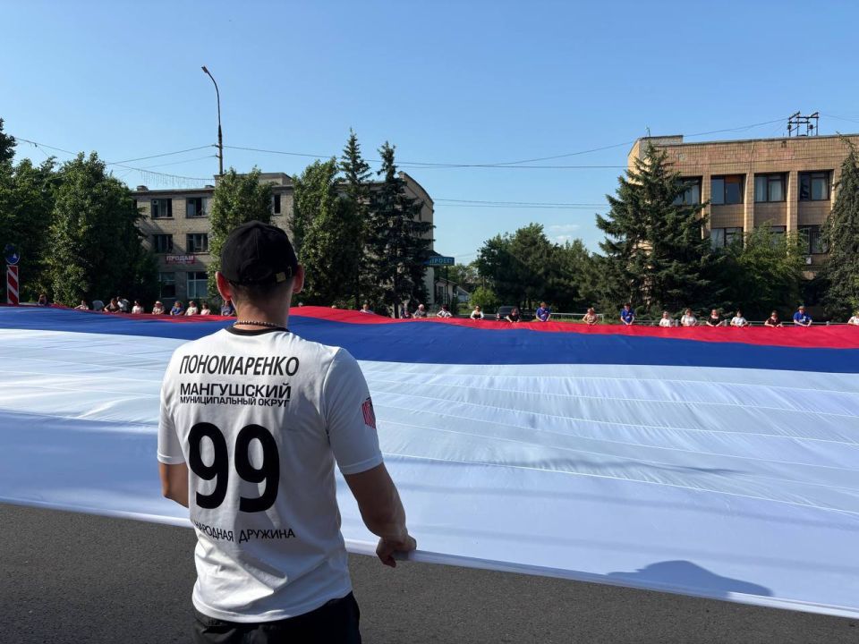 Гордо реет над нами нашей Родины знамя Гордо реет над нами нашей Родины знамя