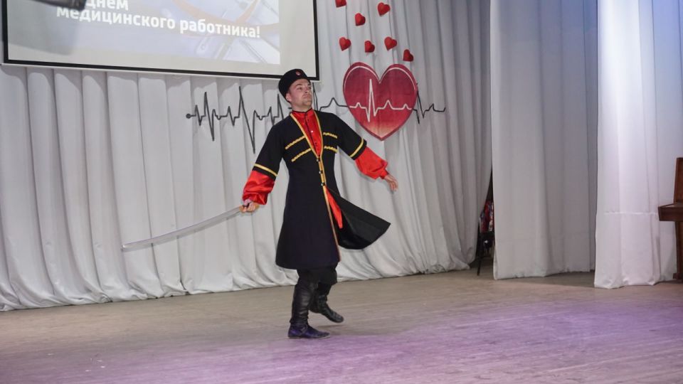 Борис Трима: Медицинский работник, ты гордость державы! Ты бываешь, устал и не спишь ты ночей, В этот день мы с особенным смыслом поздравим Медсестер, санитарок и конечно врачей Борис Трима: Медицинский работник, ты гордость державы! Ты бываешь, устал и не спишь ты ночей, В этот день мы с особенным смыслом поздравим Медсестер, санитарок и конечно врачей