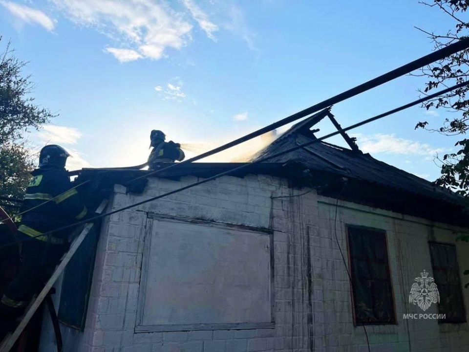 Сотрудники МЧС России ликвидировали пожар в городе Кировское Сотрудники МЧС России ликвидировали пожар в городе Кировское