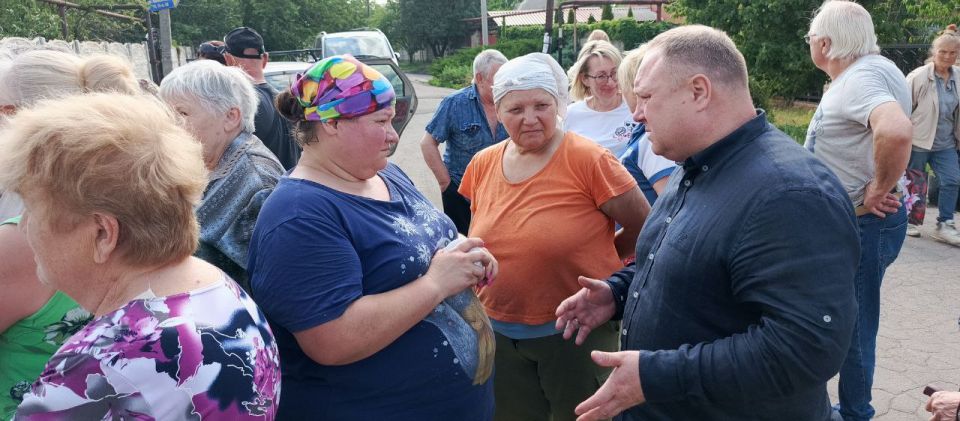 Юрий Будрин: Сегодня, 10 июня 2025 года, в рамках проекта "Управдом", реализуемого Единой Россией, в Кировском районе г. Донецка прошла встреча с жителями микрорайона "Мирный" Юрий Будрин: Сегодня, 10 июня 2025 года, в рамках проекта "Управдом", реализуемого Единой Россией, в Кировском районе г. Донецка прошла встреча с жителями микрорайона "Мирный"