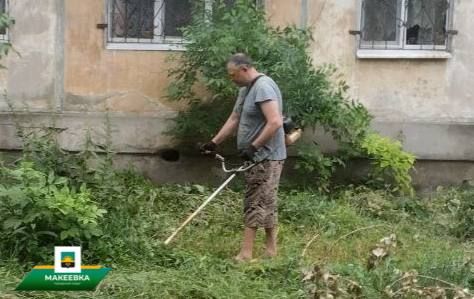 Сотрудниками МУП АГМ «Перспектива» выполнены работы: по сбору летучего мусора и очистке урн, по уборке тротуаров и дорог, по ул. Московской, Плеханова, Чубаря, Свободы, Ермощенко, Победы, Ленина, Малиновского, Трамвайная... Сотрудниками МУП АГМ «Перспектива» выполнены работы: по сбору летучего мусора и очистке урн, по уборке тротуаров и дорог, по ул. Московской, Плеханова, Чубаря, Свободы, Ермощенко, Победы, Ленина, Малиновского, Трамвайная...
