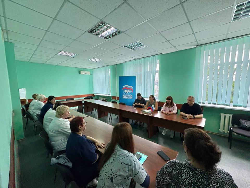 В Ленинском районе г. Донецка состоялась встреча с трудовым коллективом В Ленинском районе г. Донецка состоялась встреча с трудовым коллективом