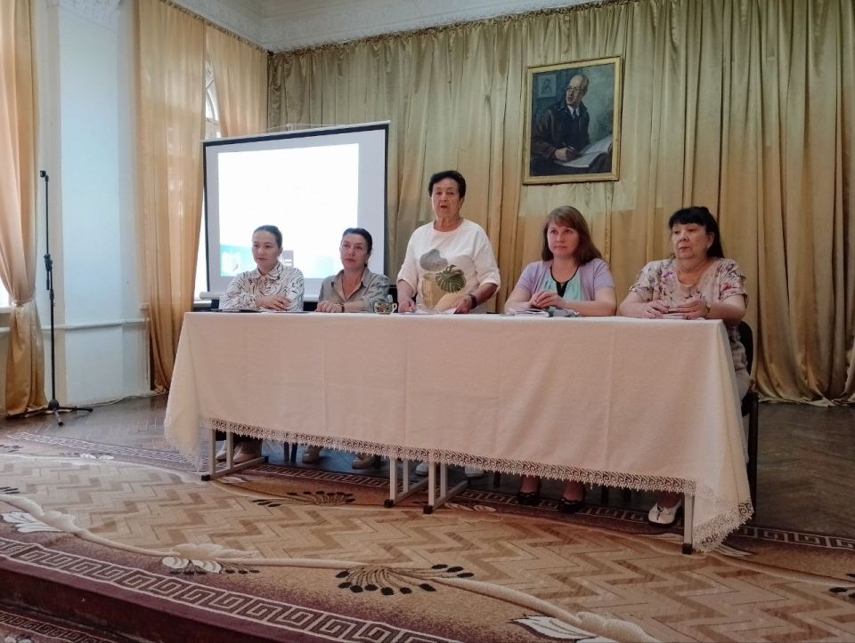 В Старобешево состоялось первое заседание Совета Молодых Педагогов В Старобешево состоялось первое заседание Совета Молодых Педагогов