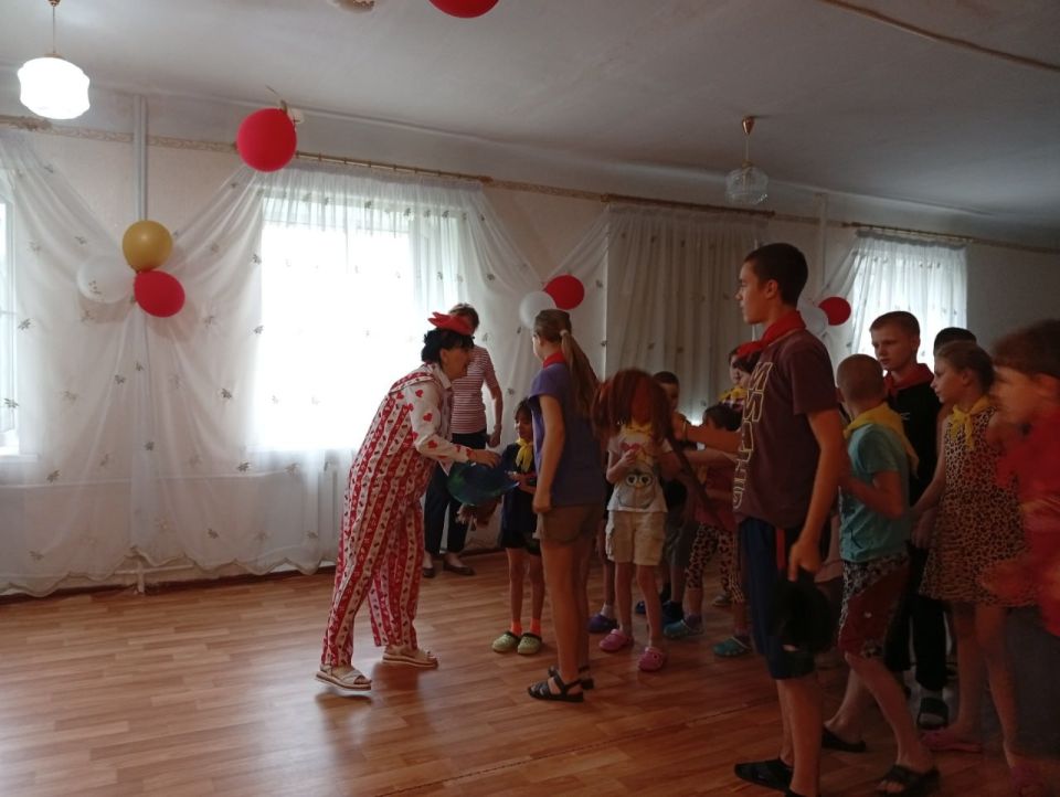 Сегодня культорганизатор Зугрэсского ГДК-Богданова С.В. провела развлекательно-игровую программу для детей ГКОУ "ЗУГРЭССКОЙ СПЕЦИАЛЬНОЙ ШКОЛЫ-ИНТЕРНАТ № 31" Сегодня культорганизатор Зугрэсского ГДК-Богданова С.В. провела развлекательно-игровую программу для детей ГКОУ "ЗУГРЭССКОЙ СПЕЦИАЛЬНОЙ ШКОЛЫ-ИНТЕРНАТ № 31"