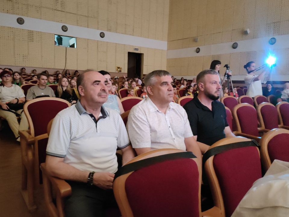 10 июня в МБУ «Городской дворец культуры им. В. Г. Кирсановой» (ДК ЯКХЗ), по партийному проекту «Историческая память» состоялся праздничный концерт, приуроченный ко Дню России 10 июня в МБУ «Городской дворец культуры им. В. Г. Кирсановой» (ДК ЯКХЗ), по партийному проекту «Историческая память» состоялся праздничный концерт, приуроченный ко Дню России
