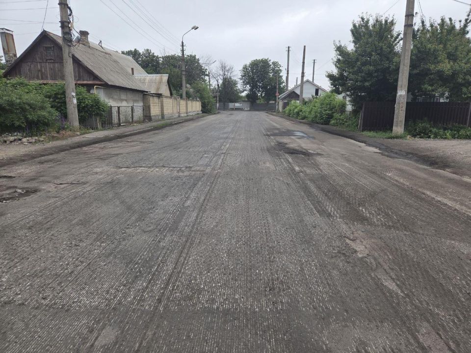 Подрядчики Нижегородской области завершили фрезерование дороги в Пионерском переулке в Харцызске Подрядчики Нижегородской области завершили фрезерование дороги в Пионерском переулке в Харцызске