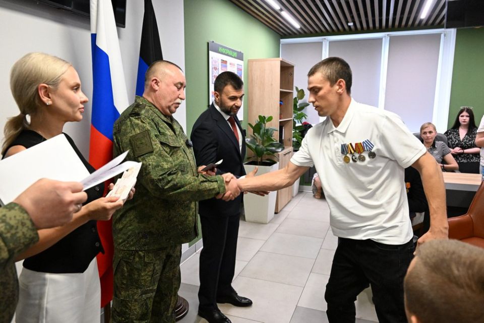 Филиал фонда «Защитники Отечества» в ДНР продолжает развивать систему оказания комплексного содействия подопечным как в индивидуальных, так и в более сложных, системных вопросах, что становится возможным в том числе в рамках... Филиал фонда «Защитники Отечества» в ДНР продолжает развивать систему оказания комплексного содействия подопечным как в индивидуальных, так и в более сложных, системных вопросах, что становится возможным в том числе в рамках...