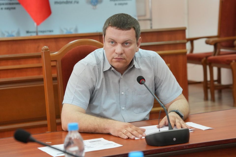Олег Трофимов: По поручению Главы ДНР Дениса Пушилина провел Прямой эфир по вопросам образования и воспитания наших детей с приглашением представителей Республиканского родительского совета Олег Трофимов: По поручению Главы ДНР Дениса Пушилина провел Прямой эфир по вопросам образования и воспитания наших детей с приглашением представителей Республиканского родительского совета