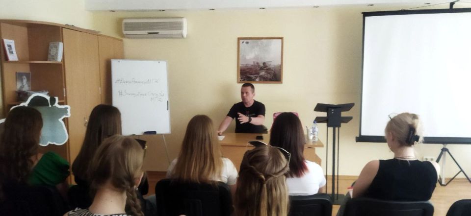 09.06.2025 г. на базе дома ЮНАРМИИ прошло собрание Совета Юнармейских Командиров местного отделения города Донецка 09.06.2025 г. на базе дома ЮНАРМИИ прошло собрание Совета Юнармейских Командиров местного отделения города Донецка