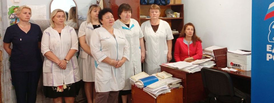 Наталья Бегуненко: Во вторник, 10 июня, руководитель Управы Петровского внутригородского района Администрации городского округа Донецк Наталья Ивановна Бегуненко провела встречу с трудовым коллективом государственного... Наталья Бегуненко: Во вторник, 10 июня, руководитель Управы Петровского внутригородского района Администрации городского округа Донецк Наталья Ивановна Бегуненко провела встречу с трудовым коллективом государственного...
