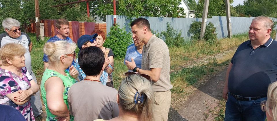 Юрий Будрин: Сегодня, 10 июня 2025 года, в рамках проекта "Управдом", реализуемого Единой Россией, в Кировском районе г. Донецка прошла встреча с жителями микрорайона "Мирный" Юрий Будрин: Сегодня, 10 июня 2025 года, в рамках проекта "Управдом", реализуемого Единой Россией, в Кировском районе г. Донецка прошла встреча с жителями микрорайона "Мирный"