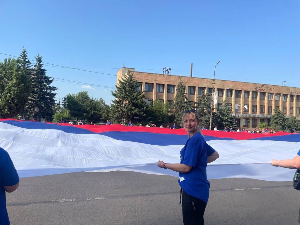 В преддверии Дня России, Совет женщин Мангушского МО с гордостью принял участие в мероприятии, организованном ДРОО «Молодая Республика» В преддверии Дня России, Совет женщин Мангушского МО с гордостью принял участие в мероприятии, организованном ДРОО «Молодая Республика»