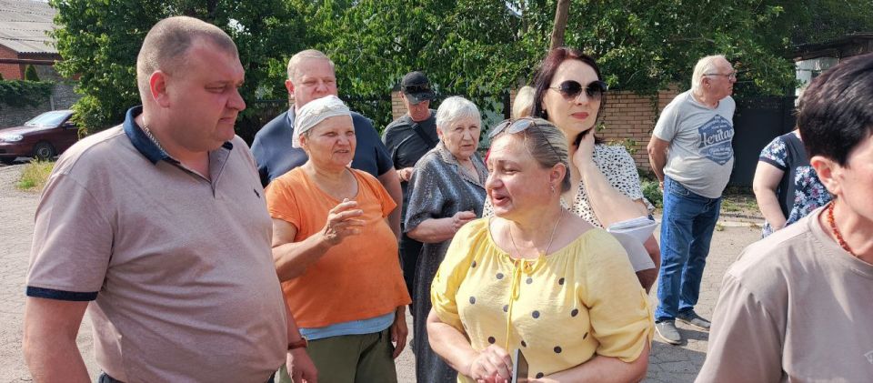 Юрий Будрин: Сегодня, 10 июня 2025 года, в рамках проекта "Управдом", реализуемого Единой Россией, в Кировском районе г. Донецка прошла встреча с жителями микрорайона "Мирный" Юрий Будрин: Сегодня, 10 июня 2025 года, в рамках проекта "Управдом", реализуемого Единой Россией, в Кировском районе г. Донецка прошла встреча с жителями микрорайона "Мирный"