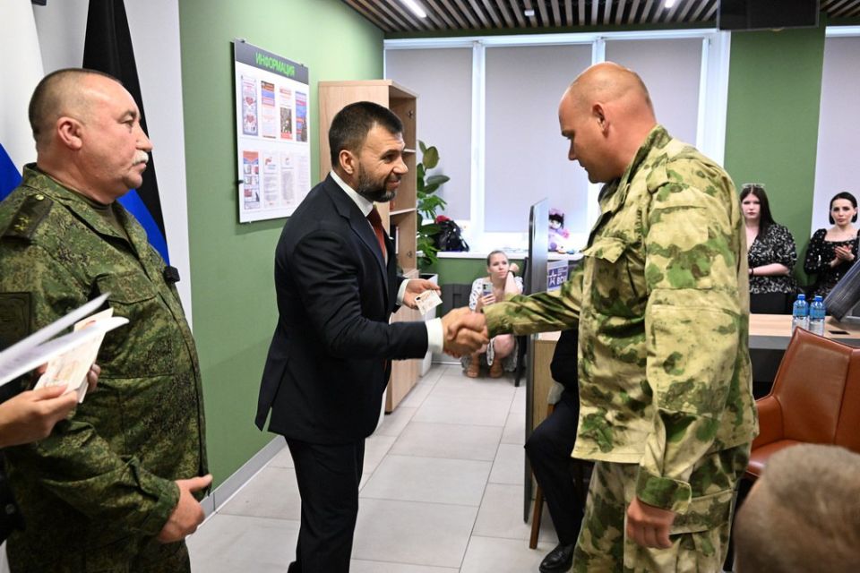 Филиал фонда «Защитники Отечества» в ДНР продолжает развивать систему оказания комплексного содействия подопечным как в индивидуальных, так и в более сложных, системных вопросах, что становится возможным в том числе в рамках... Филиал фонда «Защитники Отечества» в ДНР продолжает развивать систему оказания комплексного содействия подопечным как в индивидуальных, так и в более сложных, системных вопросах, что становится возможным в том числе в рамках...