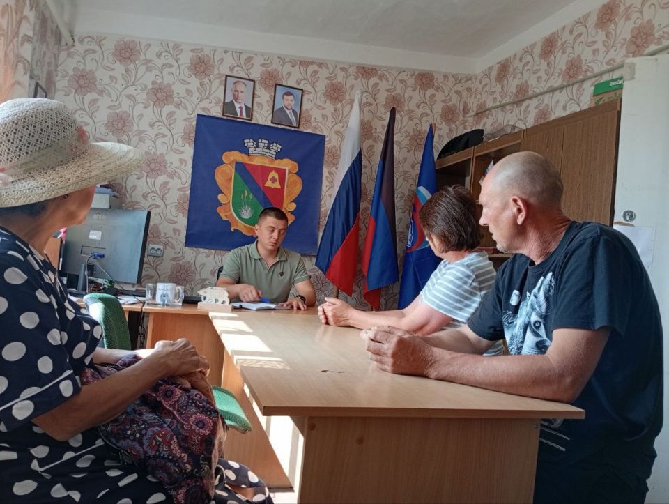 Встреча с заведующим Талаковским территориальным сектором: ответы на вопросы жителей Встреча с заведующим Талаковским территориальным сектором: ответы на вопросы жителей