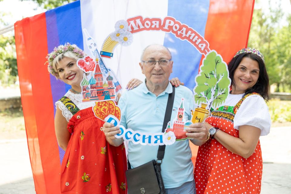 МОЛОДЁЖЬ — БУДУЩЕЕ РОССИИ! МОЛОДЁЖЬ — БУДУЩЕЕ РОССИИ!