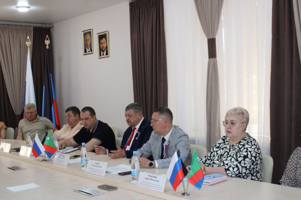 Роман Конев: Состоялось рабочее совещание в рамках Федерального партийного проекта «Предпринимательство» Роман Конев: Состоялось рабочее совещание в рамках Федерального партийного проекта «Предпринимательство»