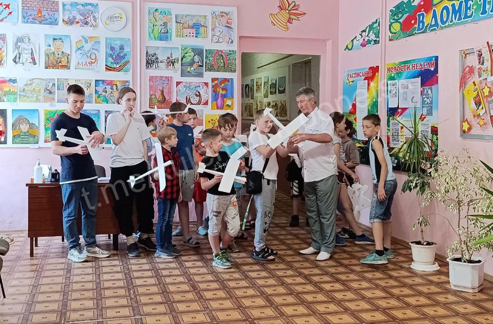 В преддверии Дня России в донецких учреждениях дополнительного образования прошли разнообразные тематические мероприятия В преддверии Дня России в донецких учреждениях дополнительного образования прошли разнообразные тематические мероприятия