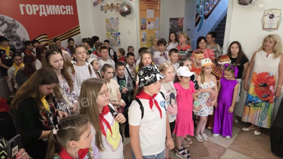 В преддверии Дня России в донецких учреждениях дополнительного образования прошли разнообразные тематические мероприятия В преддверии Дня России в донецких учреждениях дополнительного образования прошли разнообразные тематические мероприятия