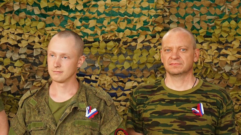 Денис Зубов: С наилучшими пожеланиями. Активная молодежь Иловайска совместно с волонтёрами Дома Народного Единства из Нижнего Новгорода посетили участников СВО в расположении Денис Зубов: С наилучшими пожеланиями. Активная молодежь Иловайска совместно с волонтёрами Дома Народного Единства из Нижнего Новгорода посетили участников СВО в расположении