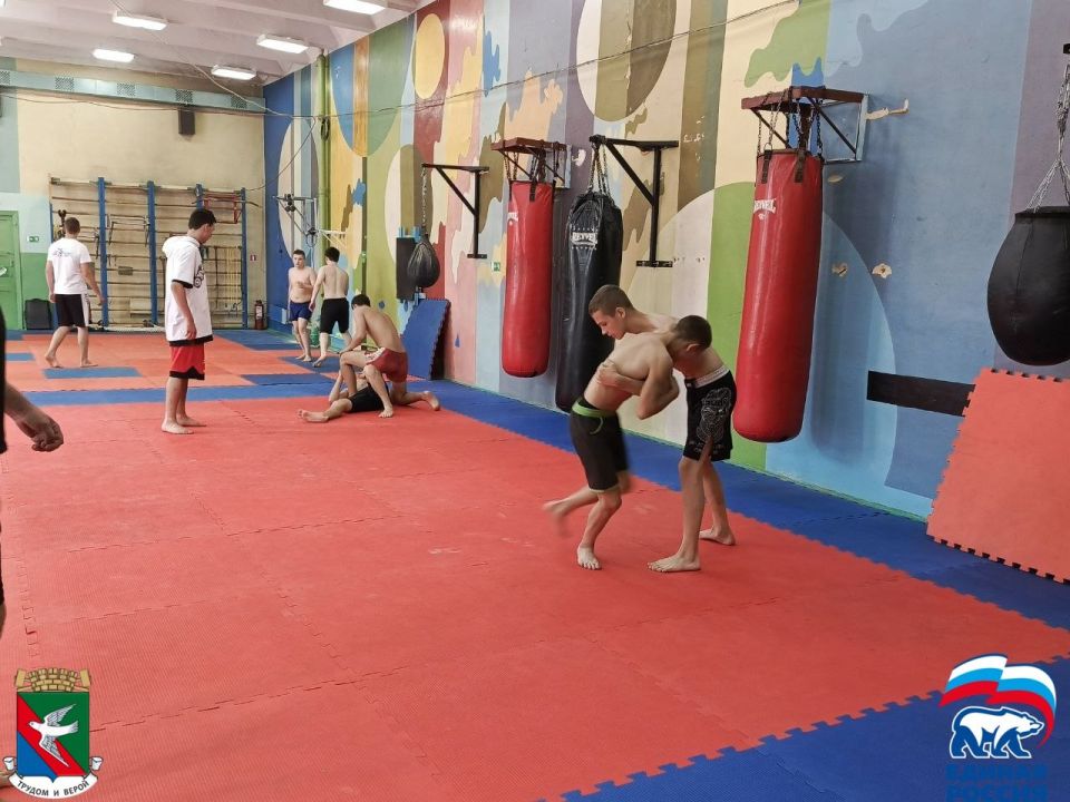 Воспитанники бойцовского клуба «Донбасс» приняли участие в акции «Спортивный Донбасс» Воспитанники бойцовского клуба «Донбасс» приняли участие в акции «Спортивный Донбасс»