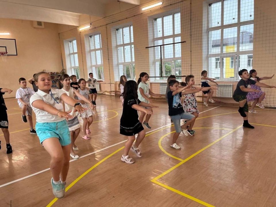 Сегодня, 11 июня, в рамках проекта «Детский спорт» Всероссийской политической партии «Единая Россия», месячника спорта «Спортивный Донбасс» на базе ГБОУ «Мангушская школа №1 Мангушского м.о.» прошло... Сегодня, 11 июня, в рамках проекта «Детский спорт» Всероссийской политической партии «Единая Россия», месячника спорта «Спортивный Донбасс» на базе ГБОУ «Мангушская школа №1 Мангушского м.о.» прошло...