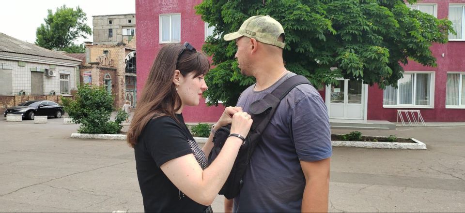 "Сила в поддержке".. В городском округе Дебальцево прошла трогательная акция "Сердце России", приуроченная ко Дню России, которая объединила жителей в поддержке участников специальной военной операции, многодетных мам и... "Сила в поддержке".. В городском округе Дебальцево прошла трогательная акция "Сердце России", приуроченная ко Дню России, которая объединила жителей в поддержке участников специальной военной операции, многодетных мам и...