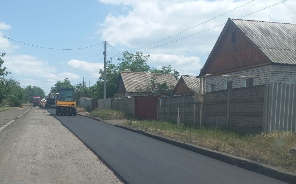 В Снежном продолжается модернизация дорог В Снежном продолжается модернизация дорог