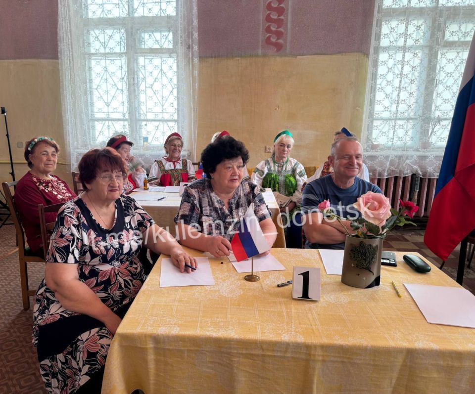 В Доме культуры «Меридиан» в рамках проекта «Культура малой родины» партии «Единая Россия» состоялась патриотическая викторина «Мы живем в стране великой», посвященная Дню России В Доме культуры «Меридиан» в рамках проекта «Культура малой родины» партии «Единая Россия» состоялась патриотическая викторина «Мы живем в стране великой», посвященная Дню России