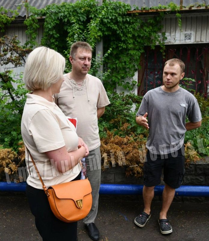Донецке развернули борьбу с незаконно установленными кофе-аппаратами Донецке развернули борьбу с незаконно установленными кофе-аппаратами