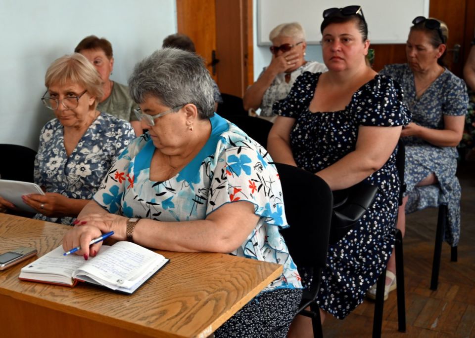 Руководитель Управы Куйбышевского внутригородского района Администрации городского округа Донецк Иван Адамец провел аппаратное совещание Руководитель Управы Куйбышевского внутригородского района Администрации городского округа Донецк Иван Адамец провел аппаратное совещание