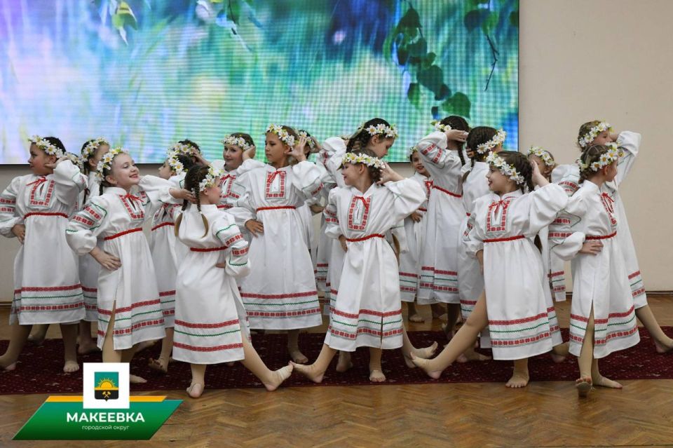 В Макеевке состоялось торжественное награждение ко Дню России В Макеевке состоялось торжественное награждение ко Дню России