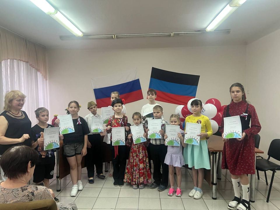 Валентин Левченко: В преддверии Дня России, сотрудниками отдела опеки и попечительства №4 Управления опеки и попечительства администрации городского округа Донецк проведено воспитательно-познавательное мероприятие для детей Валентин Левченко: В преддверии Дня России, сотрудниками отдела опеки и попечительства №4 Управления опеки и попечительства администрации городского округа Донецк проведено воспитательно-познавательное мероприятие для детей